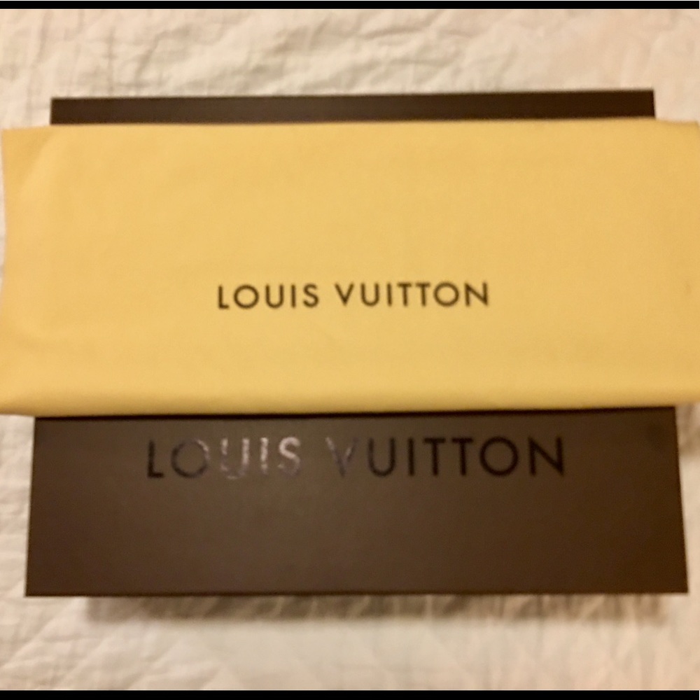 Louis Vuitton Neverfull Box w/Cloth